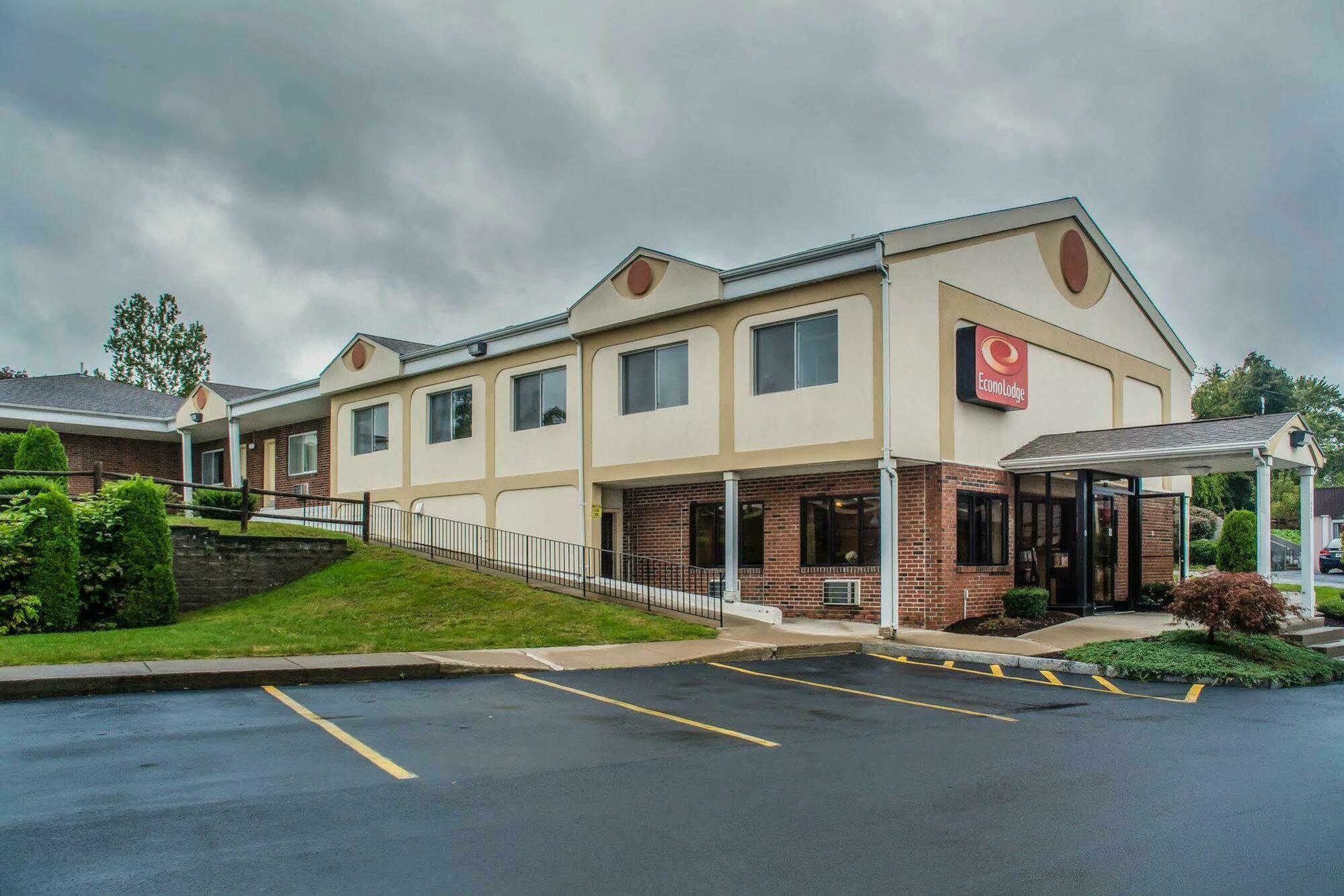 Econo Lodge Dewitt I-90 Exterior foto